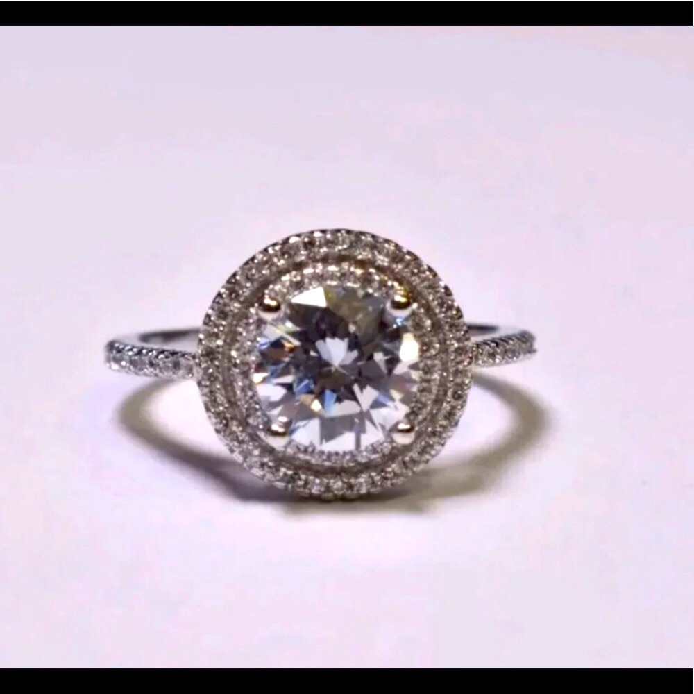 2.55 ct Round Cut genuine White Saphhire